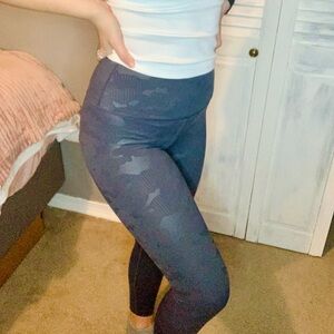 Zyia Active Luxe Leggings in Gray Camo